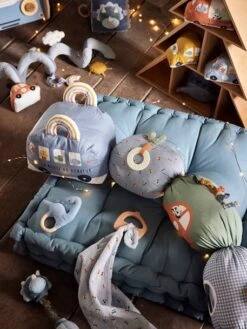 Doudou En Gaze De Coton + Hochet Bois EN VOITURE SIMON Multicolore - Vertbaudet 11 Doudou En Gaze De Coton + Hochet Bois EN VOITURE SIMON Multicolore - Vertbaudet -Vertbaudet doudou en gaze de coton hochet bois en voiture simon 3